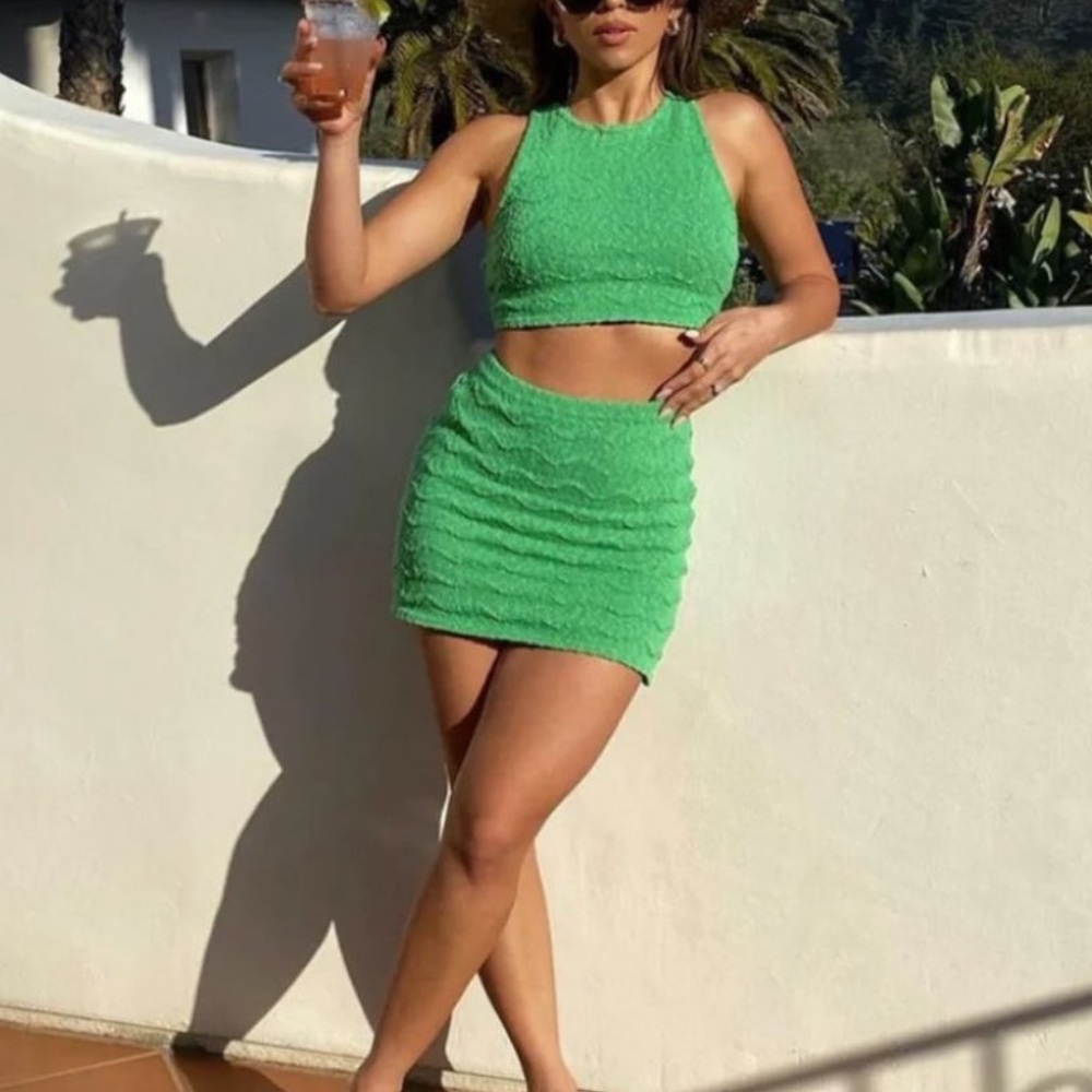 LOOKING FOR THIS SET!! Please let me know if you have it I will buy ❤️❤️❤️❤️